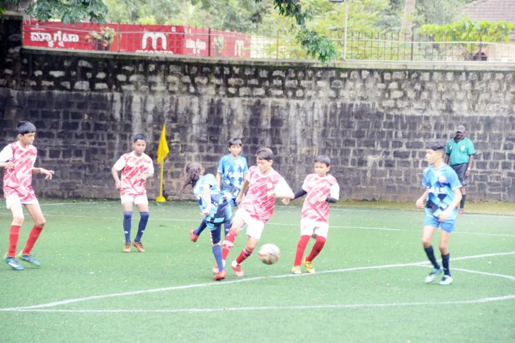 Ghodawat, Angadi, Herwadkar teams win