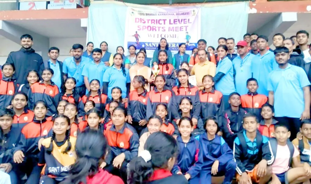 Sant Meera School of Angol wins the overall title