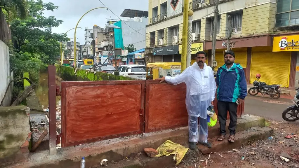 Satisfaction with the installation of a gate on the drain near Amba Bhavan
