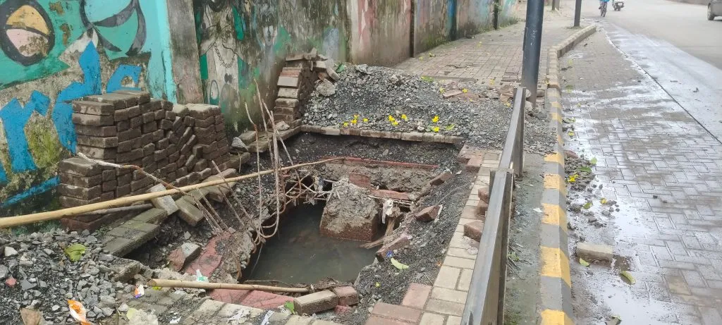 Municipal Corporation's negligence towards dangerous drains on College Road