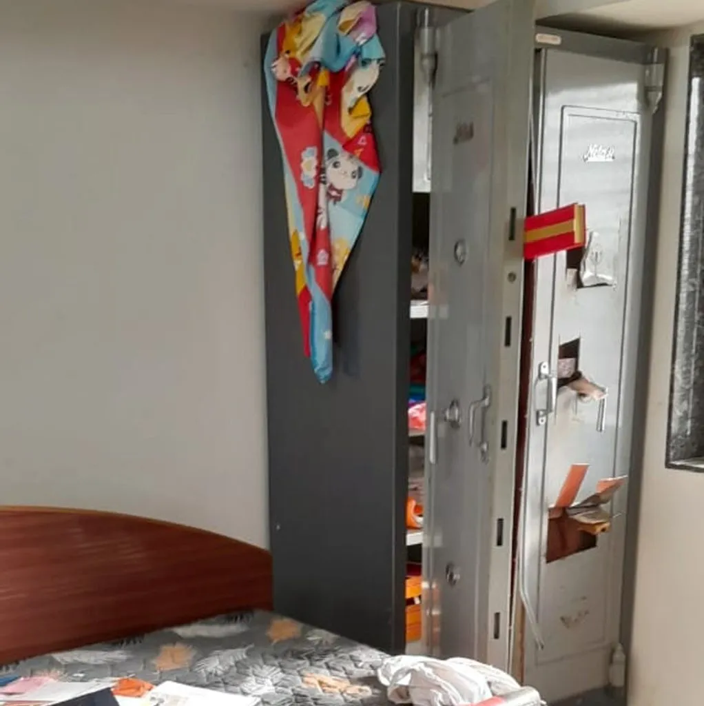 House burglary worth ₹17 lakh in Gomewadi