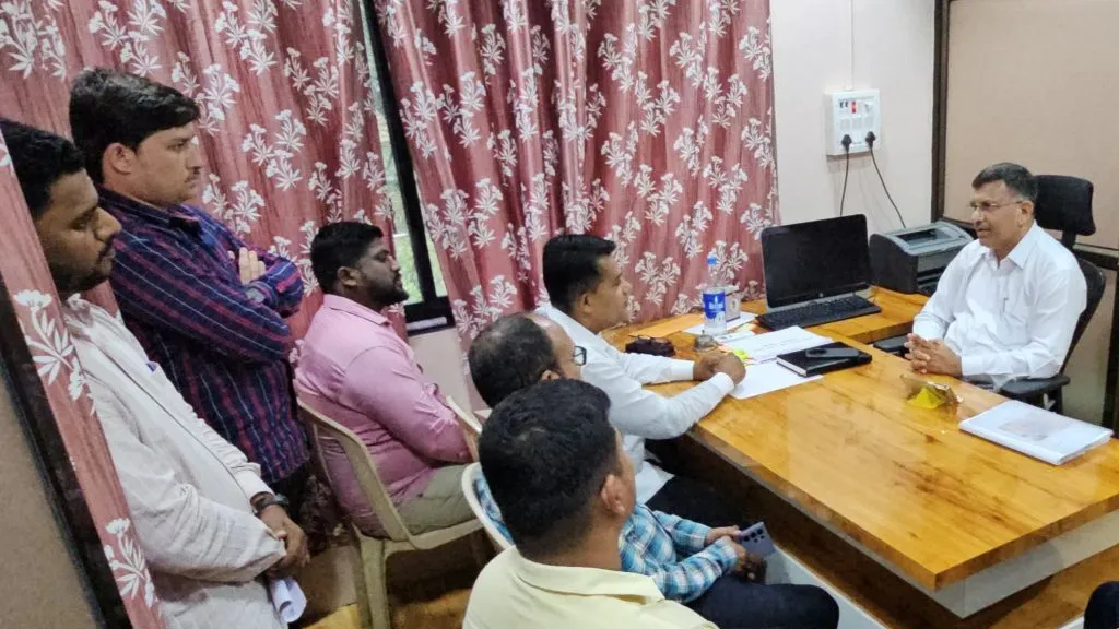 आमच्यावर आत्महत्येची वेळ आणू नका! Don't push us to the point of suicide!