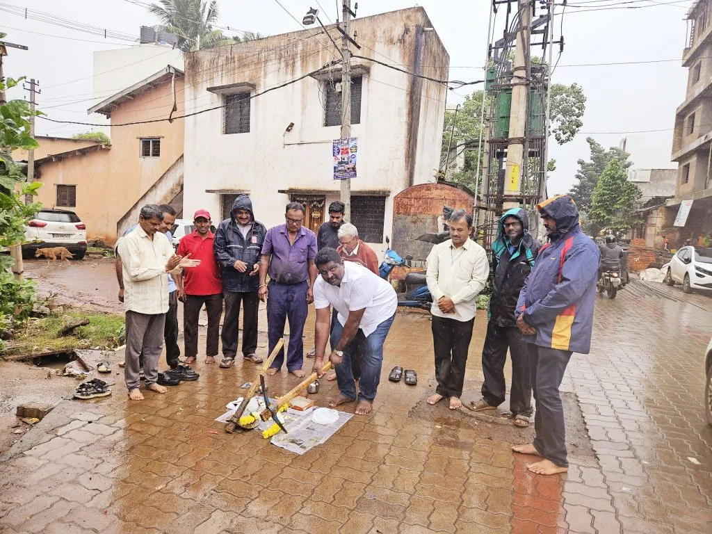 Work on a new CD begins at the corner of Navi Galli-Ganeshpur Galli