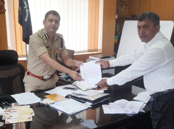 Repair the road on the third railway gate flyover