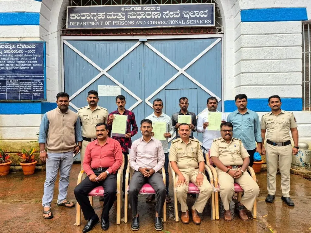 हिंडलगा कारागृहातून चौघा कैद्यांची सुटका Four prisoners released from Hindalga jail