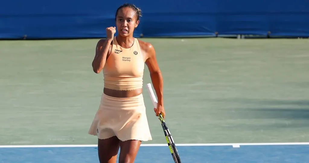 लैला फर्नांडीस, कॅलिनस्काया अंतिम फेरीत Laila Fernandes, Kalinskaya in finals