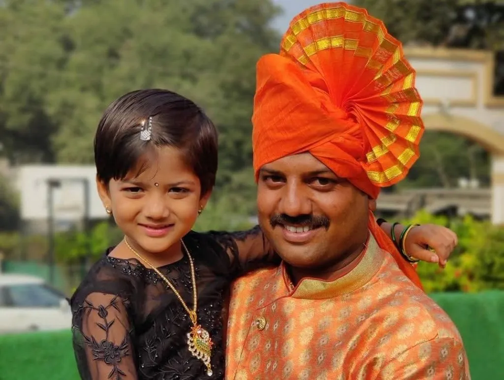 भीषण अपघातात पित्यासह दोन मुलींचा मृत्यू Father and two daughters killed in a horrific accident