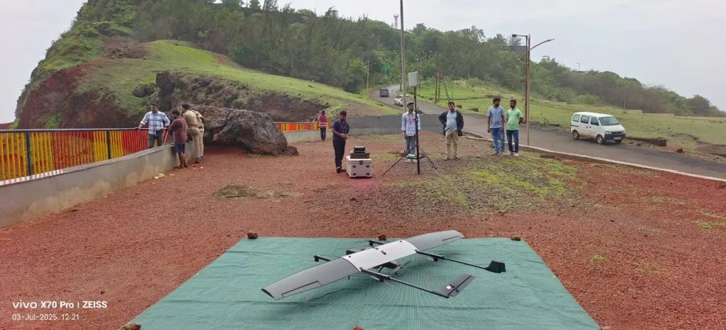 मित्रानेच मुलीचा घात केल्याचा आरोप Friend accused of betraying the girl