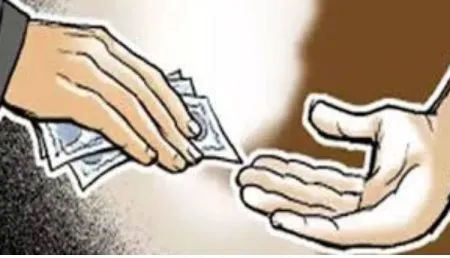 Woman clerk caught in anti-corruption trap