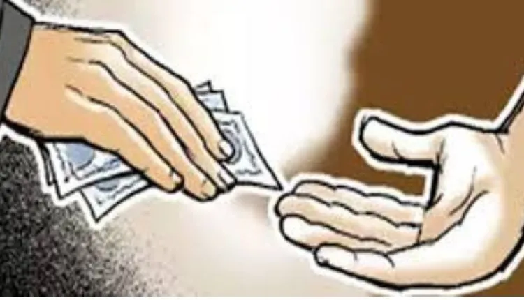 Woman clerk caught in anti-corruption trap