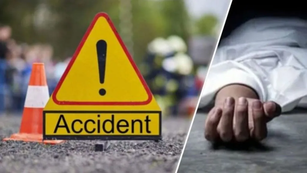 Accident News: ट्रॅक्टर ट्रॉलीला ओव्हरटेक करताना अपघात, दुचाकी घसरून चालक ठार Vishwanath Pawar died treatment injured Akshay informed accident