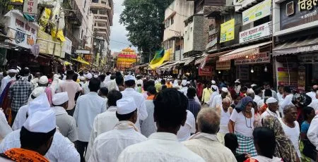 पंढरीचे सुख नाही त्रिभुवनी… Pandhari is not happy Tribhuvani...