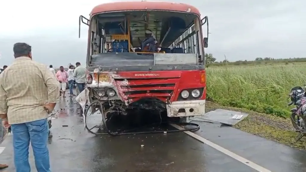 Four killed in horrific accident on Athani-Bijapur road