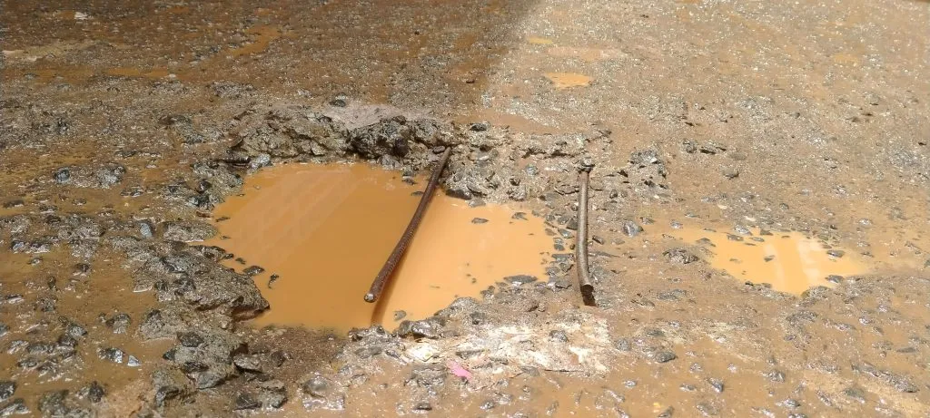 Increase in accidents due to potholes on service roads