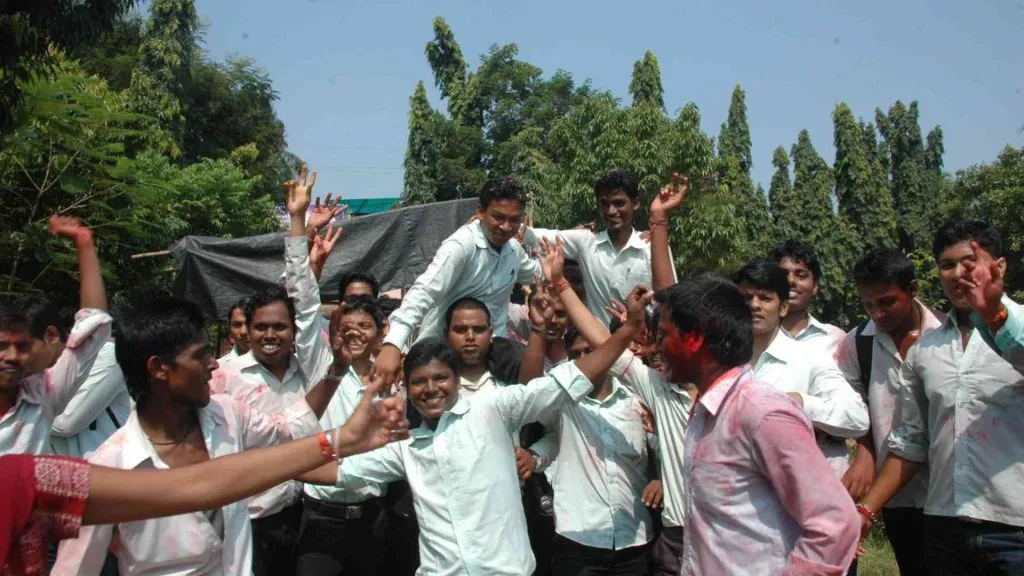 विद्यार्थी निवडणुकीवरील बंदी उठविण्याबाबत सरकारचा विचार Government considering lifting ban on student elections