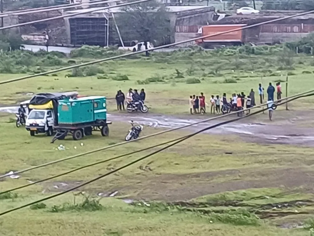 ‘साऊंड टेस्टिंग’ ने ग्रामस्थांच्या कानठळ्या ‘Sound testing’ left the villagers' ears ringing