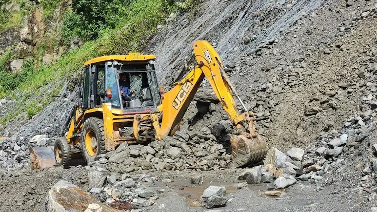 Kedarnath pilgrimage route closed due to landslide