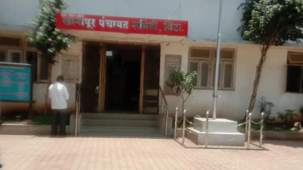 गट वाढल्याने राजकारणात खानापूरचा दबदबा With growing factions, Khanapur's influence in politics rises