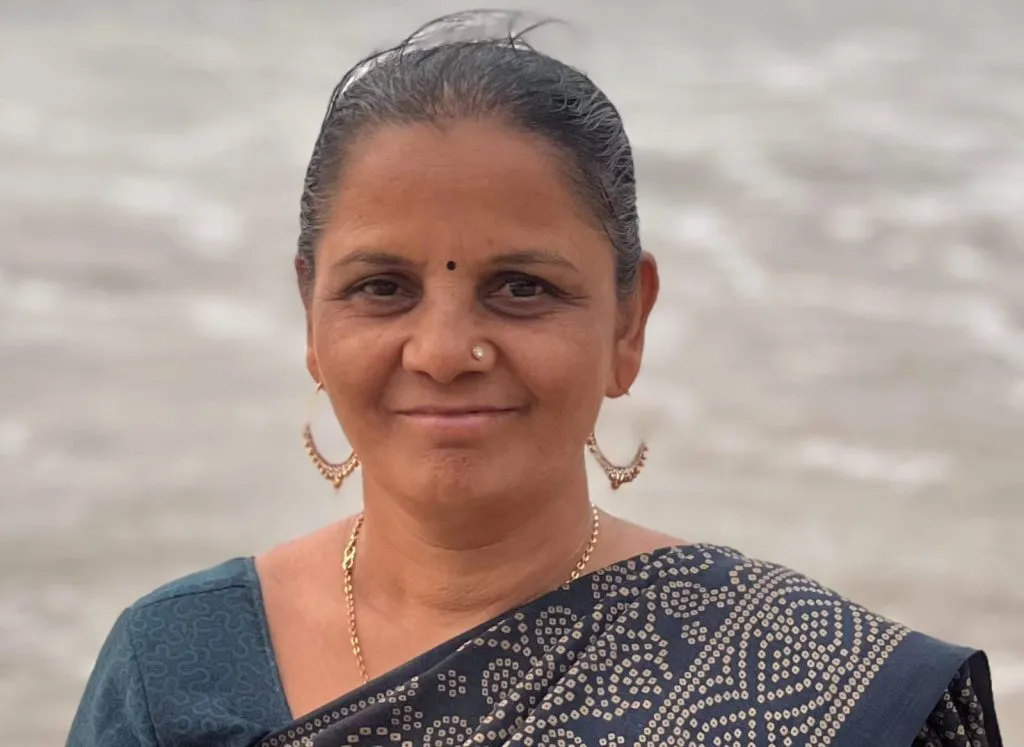 Municipal employee dies after falling from two-wheeler