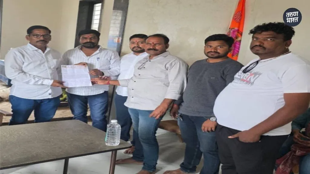 Satara News: बंद असलेली CCTV प्रणाली पूर्ववत करा, शिवसेनेचे ग्रामपंचायतीला निवेदन CCTV system installed 36 places Umbraj village security reasons