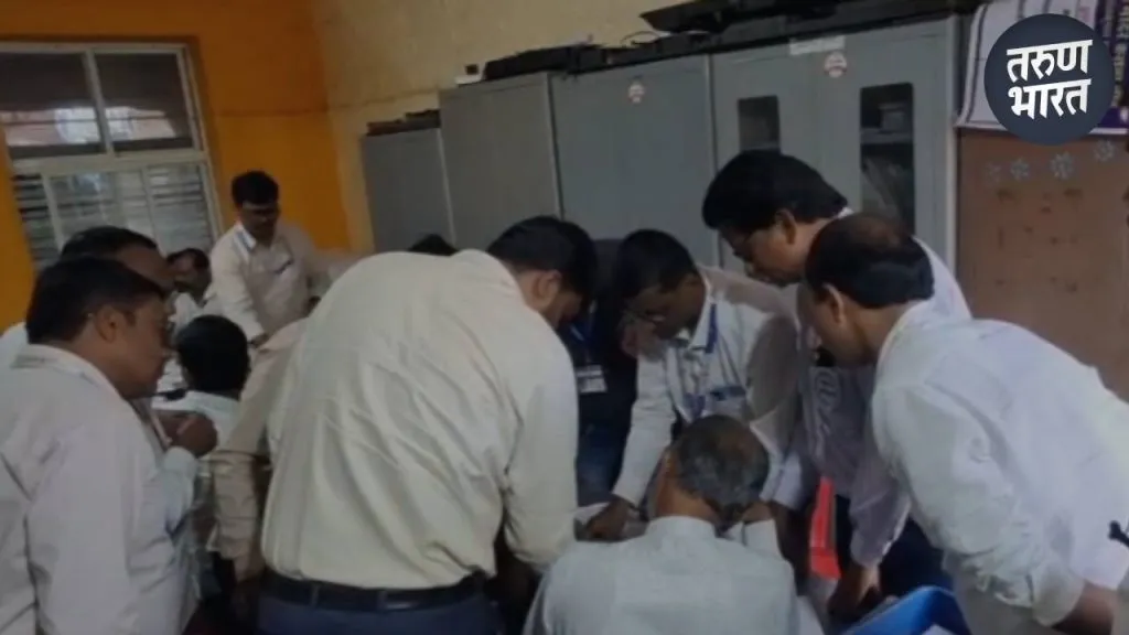 Kasaba Beed मध्ये 328 मतांनी अविश्वास ठराव मंजूर, ठरावासाठी एकूण 1834 मतदारांची नोंदणी no-confidence motion passed against publicly appointed Sarpanch