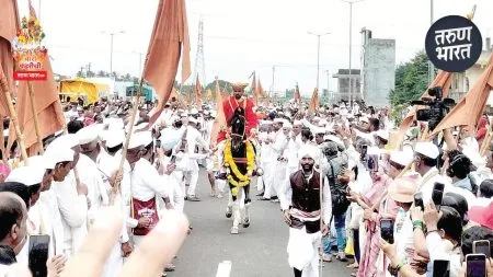 Vari Pandharichi 2025: पांडुरंगाच्या भेटीची आस, तुकोबांच्या पालखीचे उभे रिंगण उदंड उत्साहात Wednesday morning set off towards its resting place in Malinagar