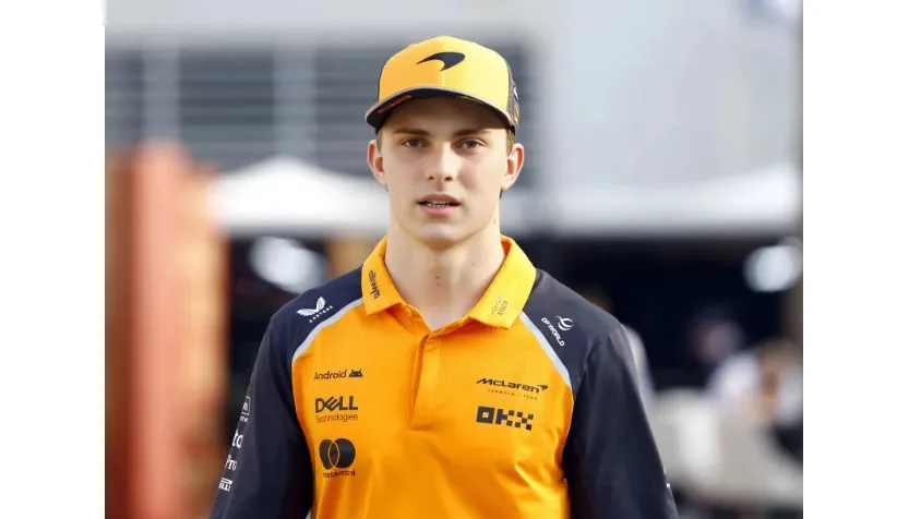 Oscar Piastre takes pole position