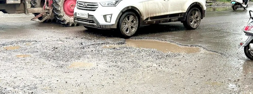 पाऊस आला धावून, रस्ते गेले वाहून! Rain Came Rushing, Roads Got Washed Away!