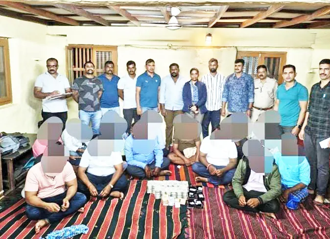 शिरसी तालुक्यात जुगारी अड्ड्यावर धाड Raid on gambling den in Shirsi taluka