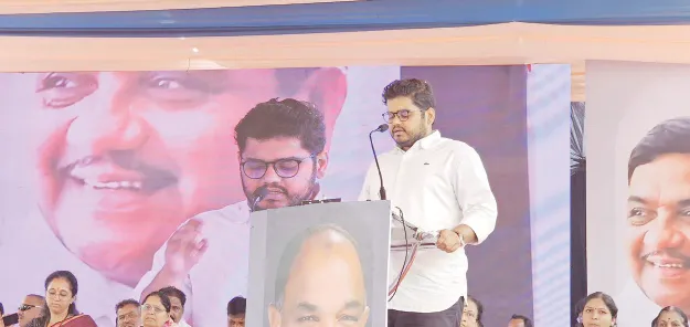 Marathon meetings by MLA Rohit Patil