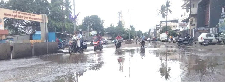 Inquire about the road work of Chhatrapati Shivaji Maharaj Road