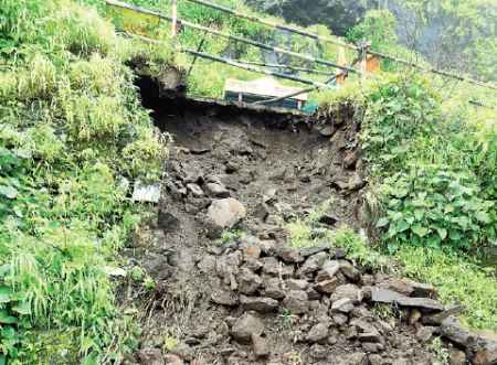 The filling beneath the stairway at Sajjangad has collapsed
