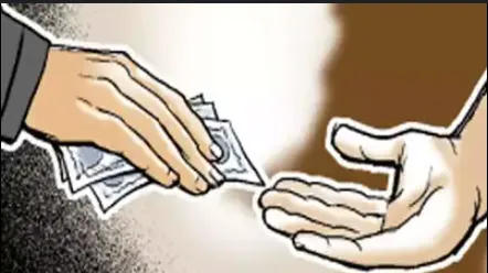 Bribe for inter-district transfer; case filed against head clerk and woman constable