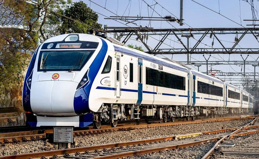 Technical Halt for Vande Bharat Express!