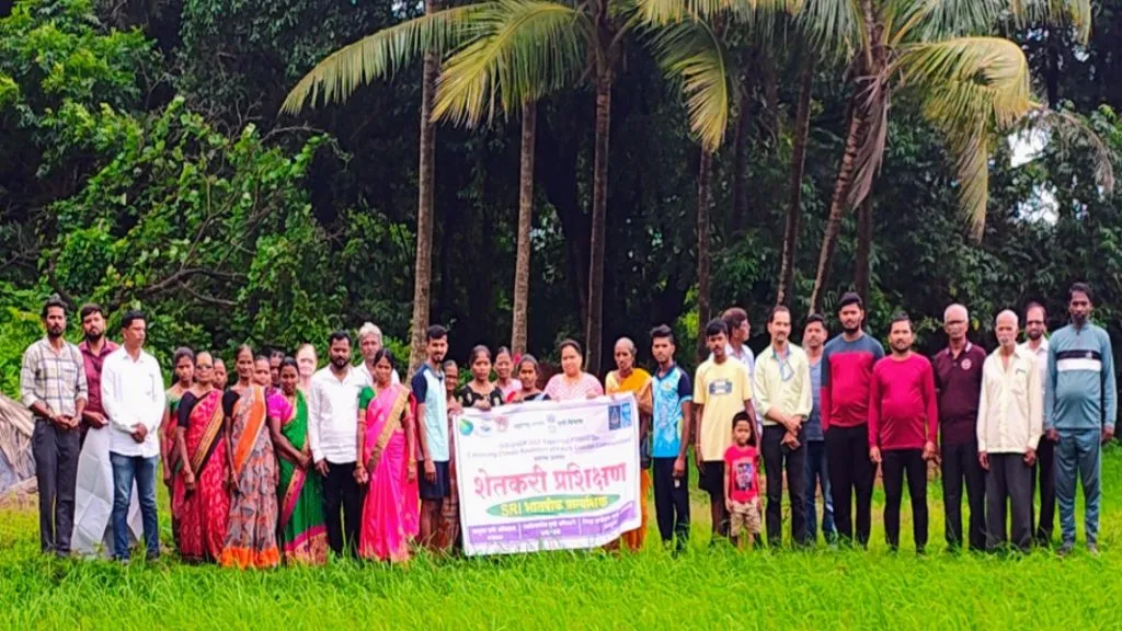 देवली येथील शेतकऱ्यांना ” श्री ” भात पीक लागवडीचे प्रशिक्षण