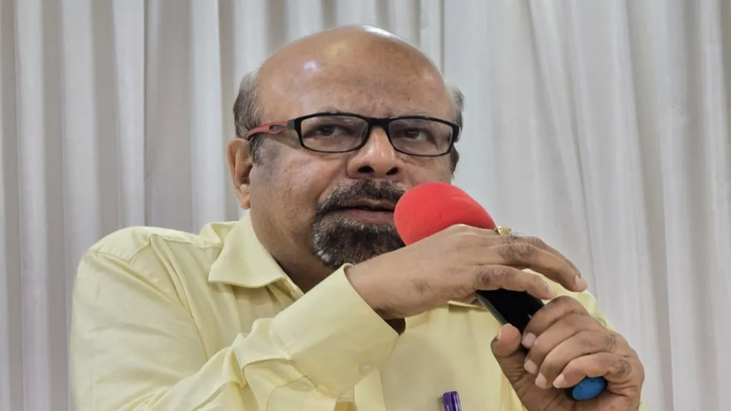 डॉ. महेश केळुस्कर यांची संहिता बी. ए. अभ्यासक्रमात