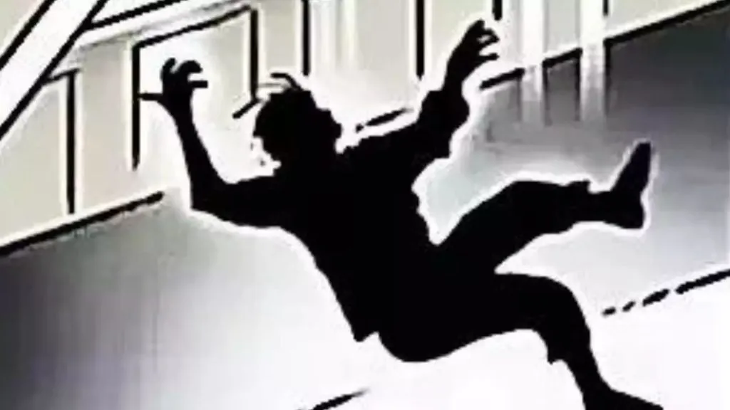 Worker dies after falling from the sixth floor