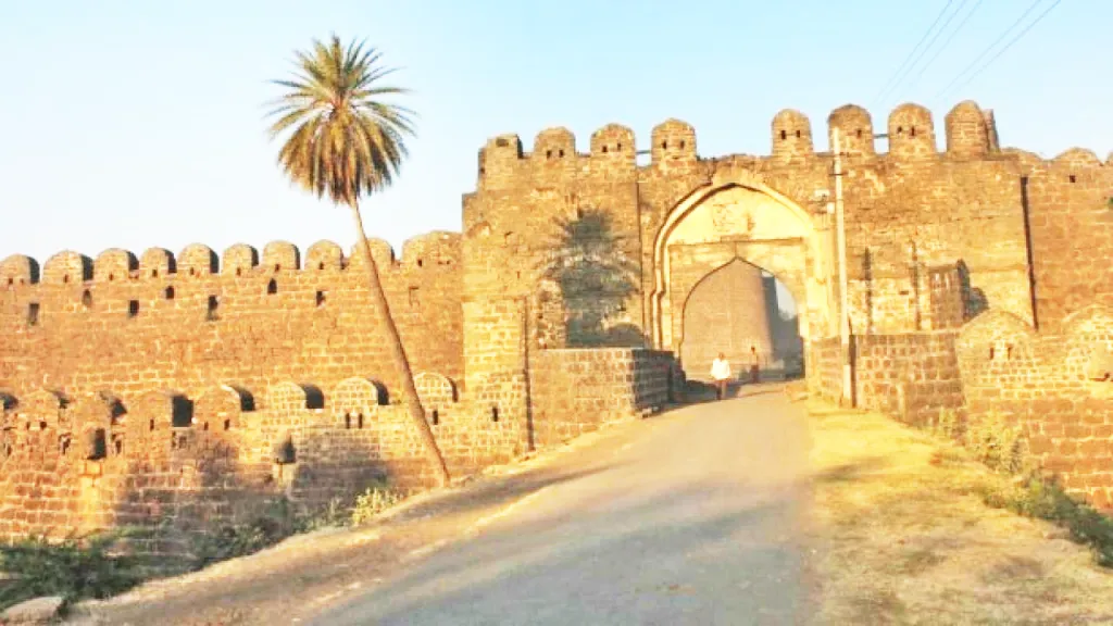कित्तूर किल्ल्यात थीम पार्क Theme park in Kittur Fort
