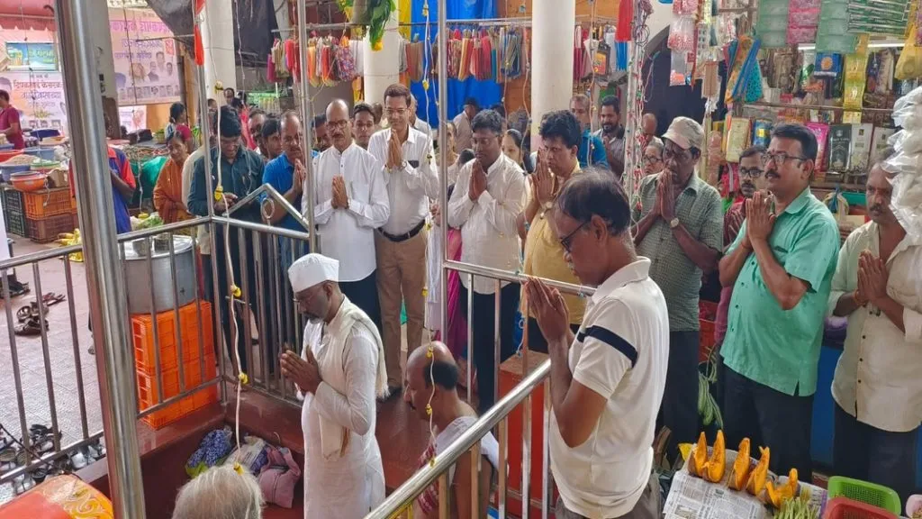 वेंगुर्लेत शिवसेनेतर्फे आमदार केसरकरांच्या दिर्घायुष्यासाठी लघुरूद्र