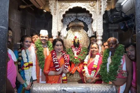 बा विठ्ठला…बळीराजाला सुखी ठेव! Oh Vitthal...keep Baliraja happy!