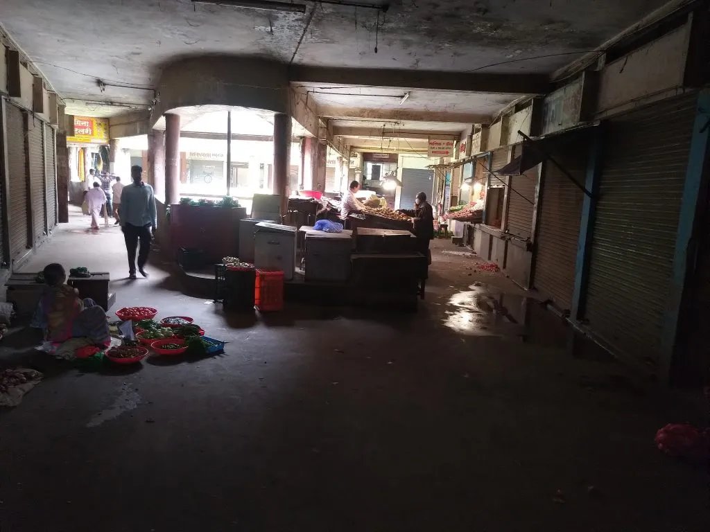 भाडे घेता..टॅक्स घेता..मग सुविधा का नाहीत? You charge rent... you collect taxes... then why no facilities?