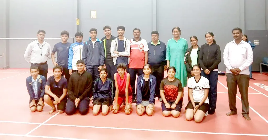 KLS, DP teams win shuttle badminton tournament