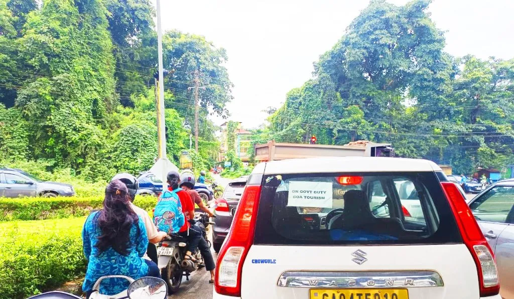 ‘ऑन गव्हर्नमेंट ड्यूटी’ वर किती विश्वास ठेवणार? How much trust will you have in 'On Government Duty'?