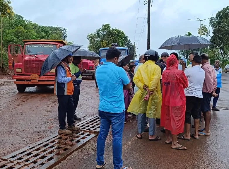 Vedanta's mineral transport stopped in Pilgaon