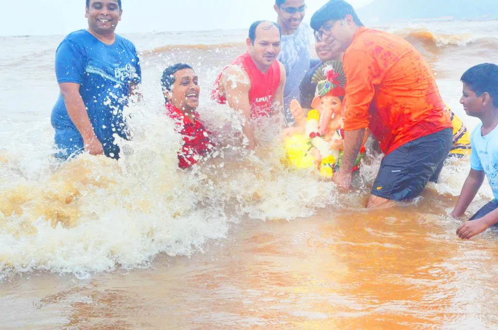Devotional farewell to Lord Ganesha for one and a half days