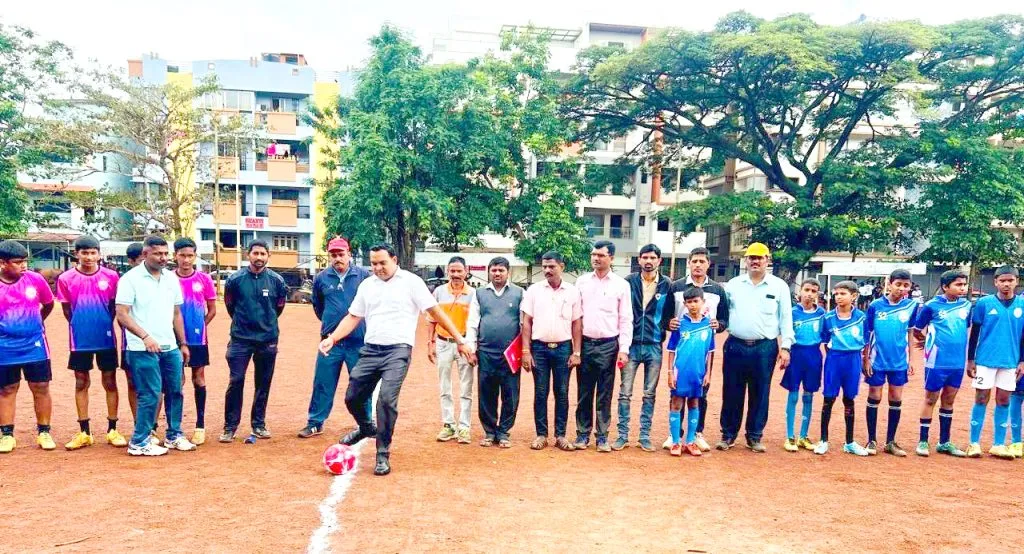 KLS, Sant Mira, Gomatesh, Chitnis in semi-finals