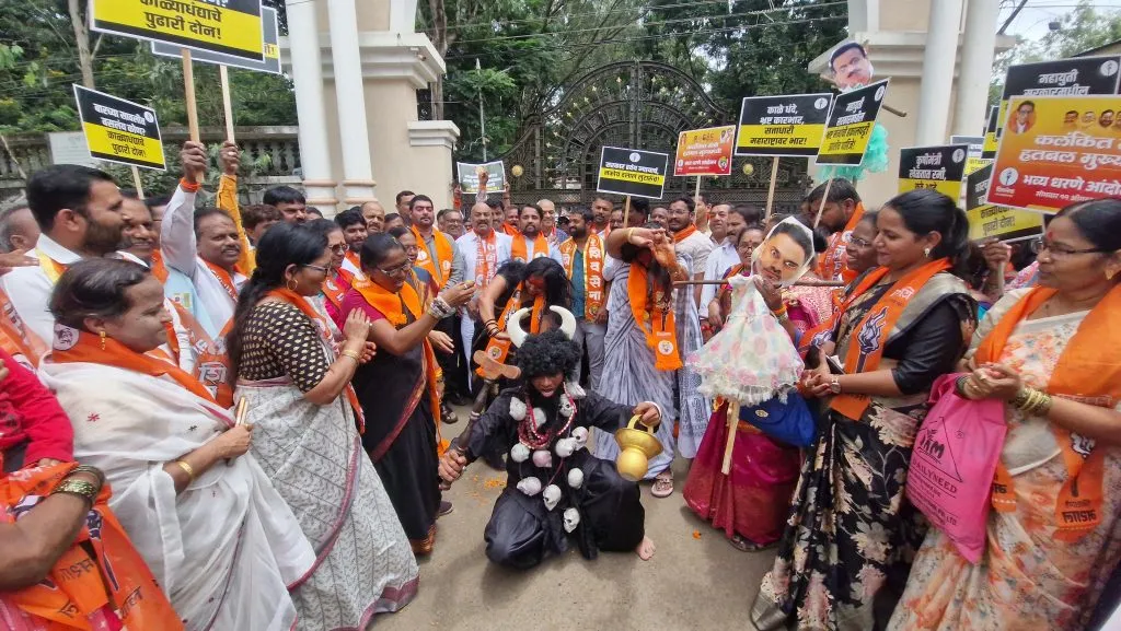 The public outrage march drew the attention of Satara residents