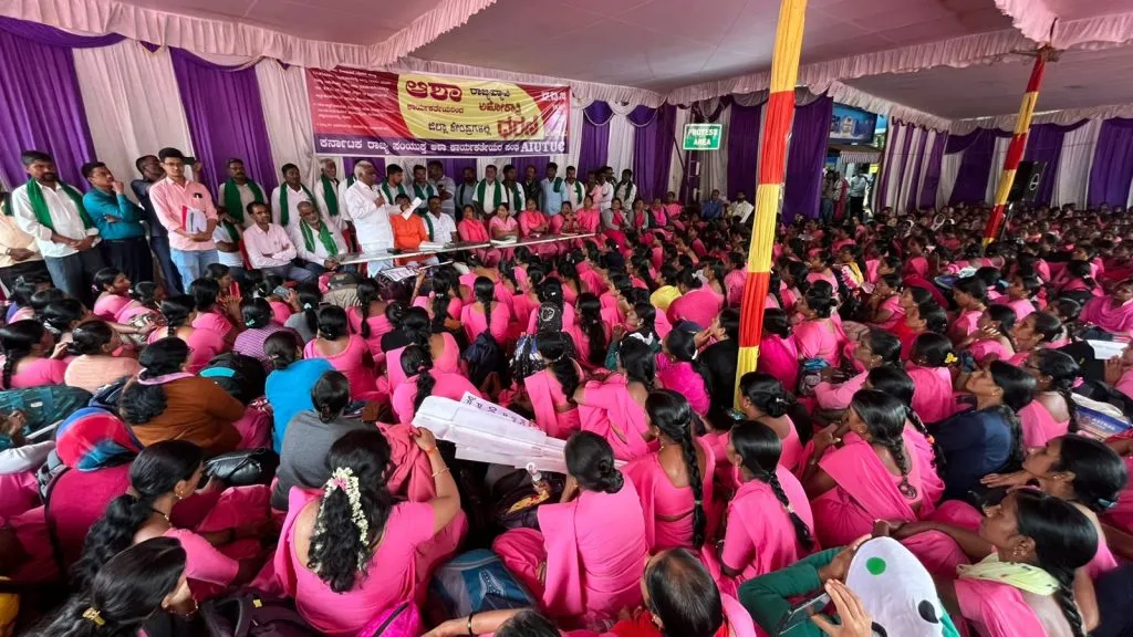ASHA activists continue their protest for the second day