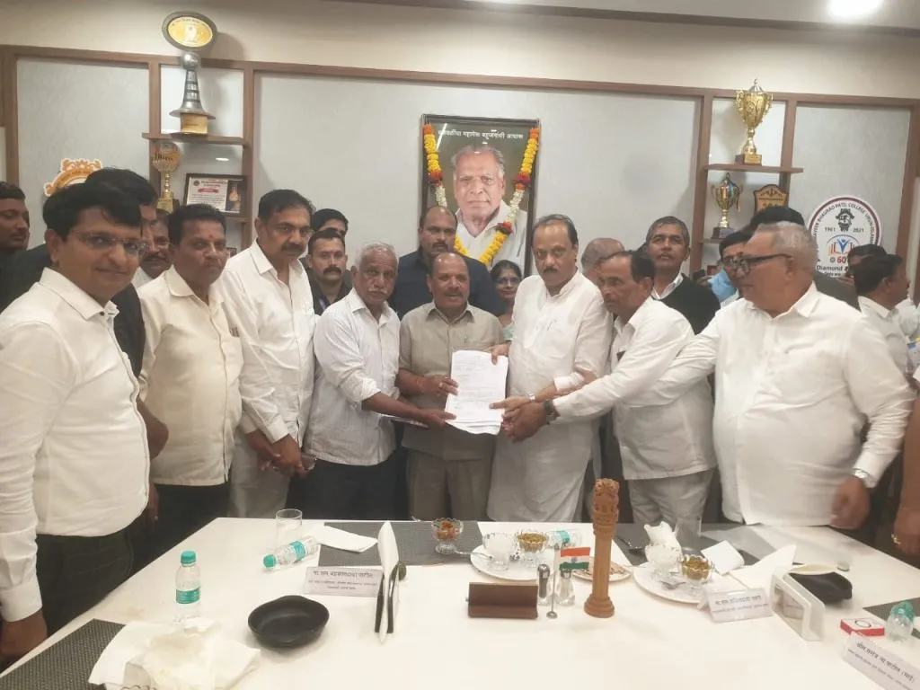 सीमाप्रश्नासाठी उच्चाधिकार-तज्ञ समितीची तातडीने बैठक बोलवा Call an urgent meeting of the High-powered Expert Committee