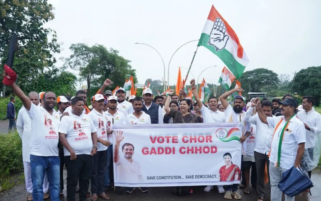 Large number of workers participate in Congress's Voter Rights Walk campaign